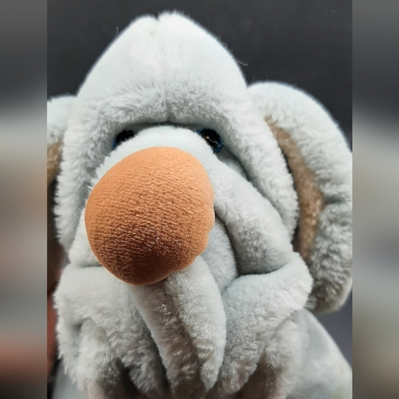 Vintage 1981 Ganzbros Blue Eyes Gray Wrinkles Dog Hand Puppet Plush 17" - Picture 2 of 9